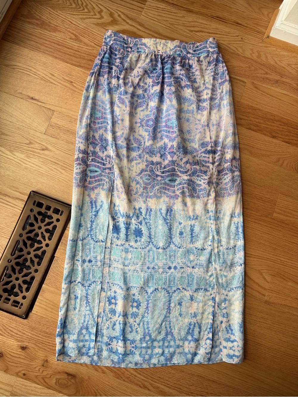 Maeve Anthropologie 100% Silk Paisley Maxi Skirt Double Slit Size Small - Picture 4 of 10